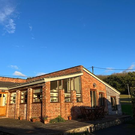 The Old Bull Pen Villa Abergavenny Exteriör bild